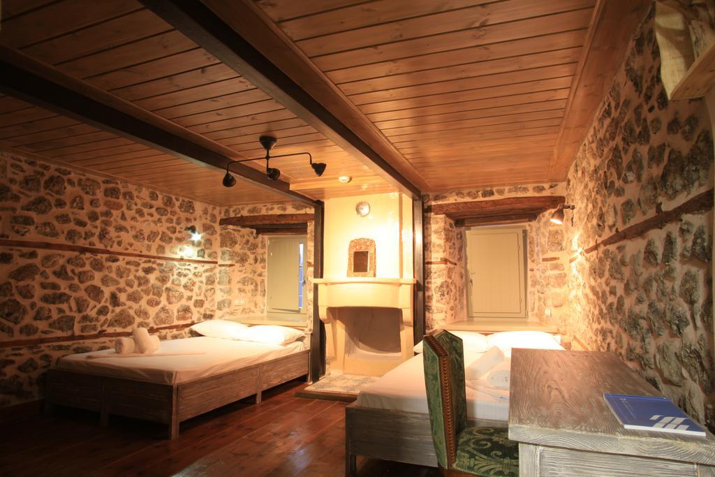Bayiri Petit Pension Litochoro Exteriör bild