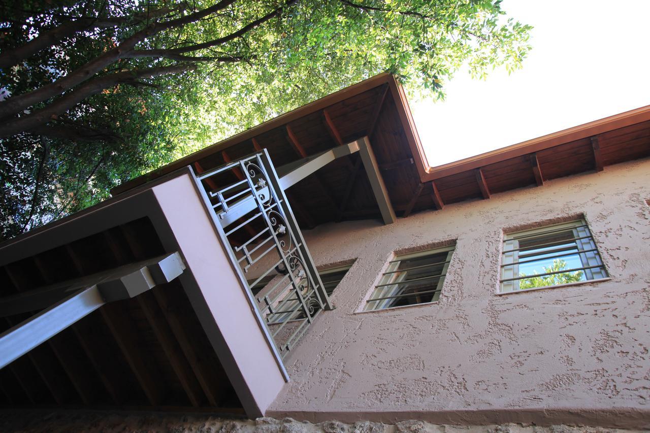 Bayiri Petit Pension Litochoro Exteriör bild