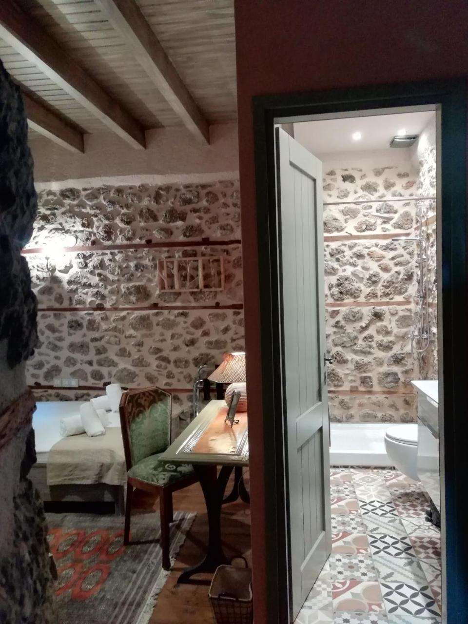 Bayiri Petit Pension Litochoro Exteriör bild